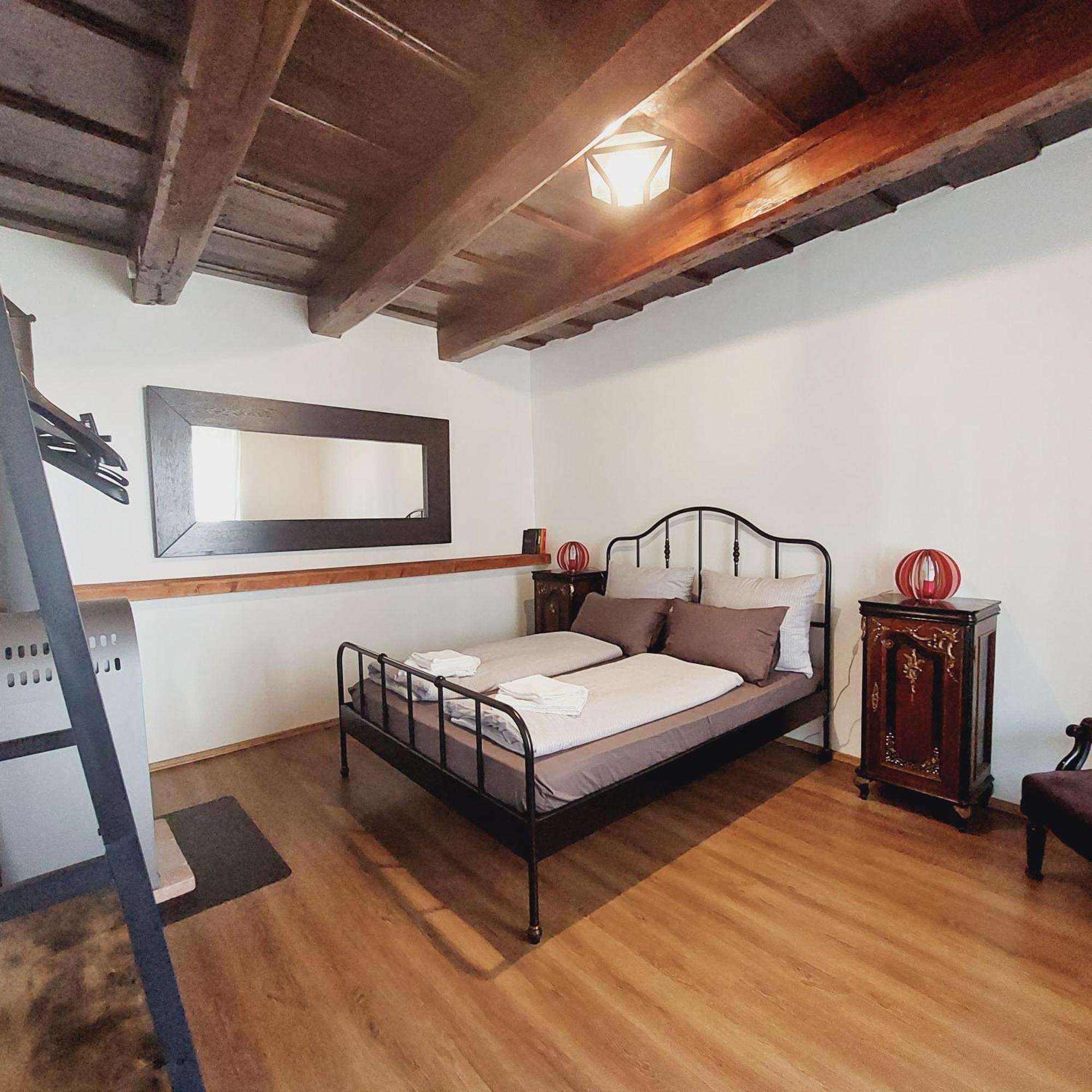 Feher Barany Apartment Szigliget Bilik gambar